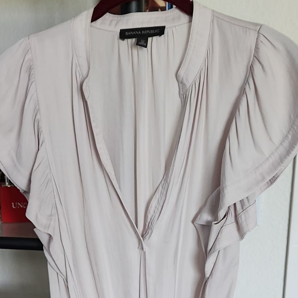 Elegant Women's Cream Dress